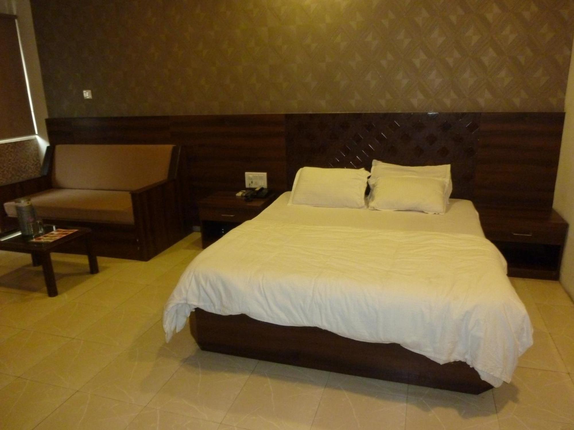Hotel Regal Palace Bombay Habitación foto