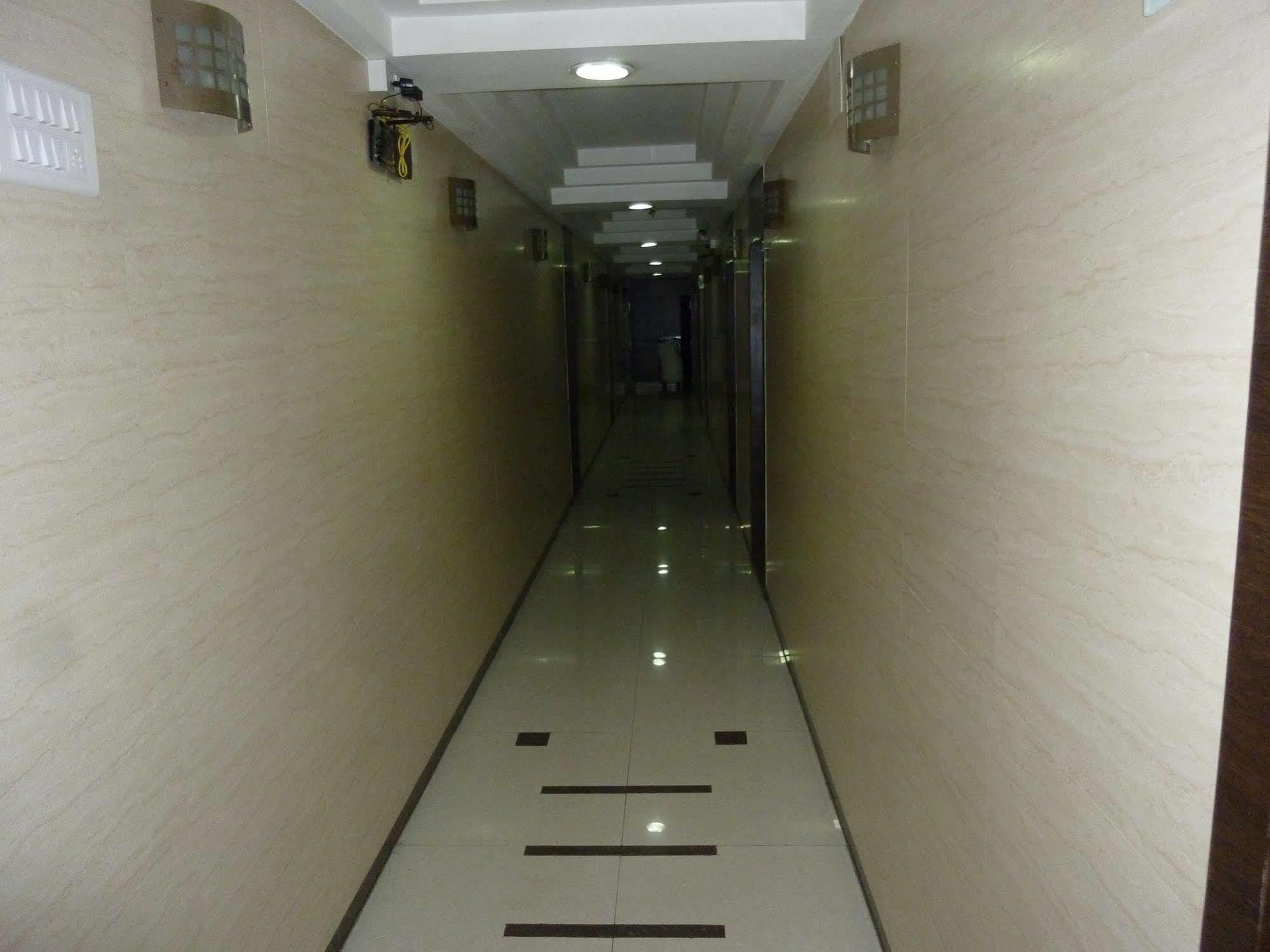 Hotel Regal Palace Bombay Exterior foto